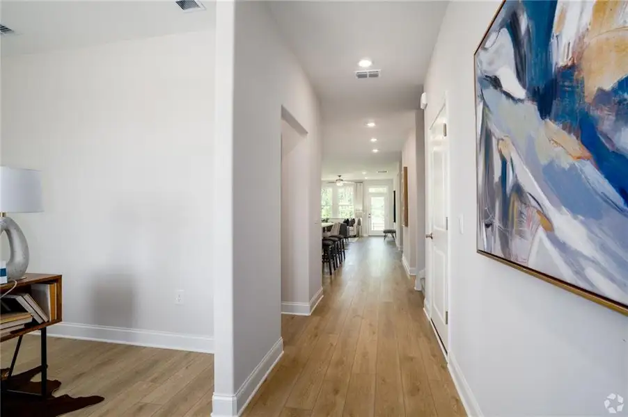 Spacious, unfurnished interior of a new home in , Cartersville (Image 14).