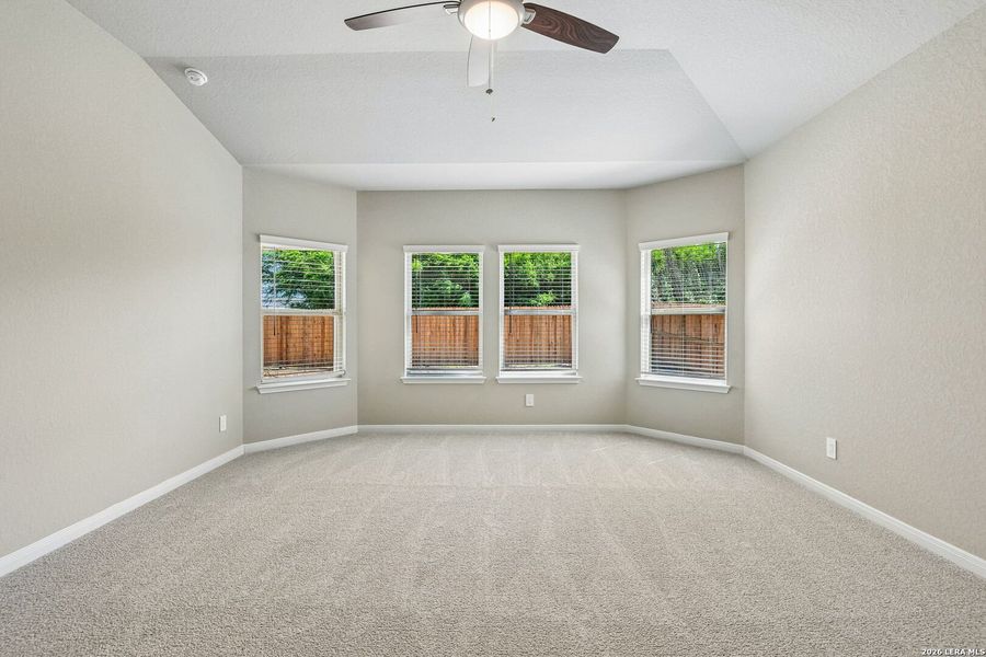 Spacious, unfurnished interior of a new home in Royal Crest, San Antonio (Image 26).