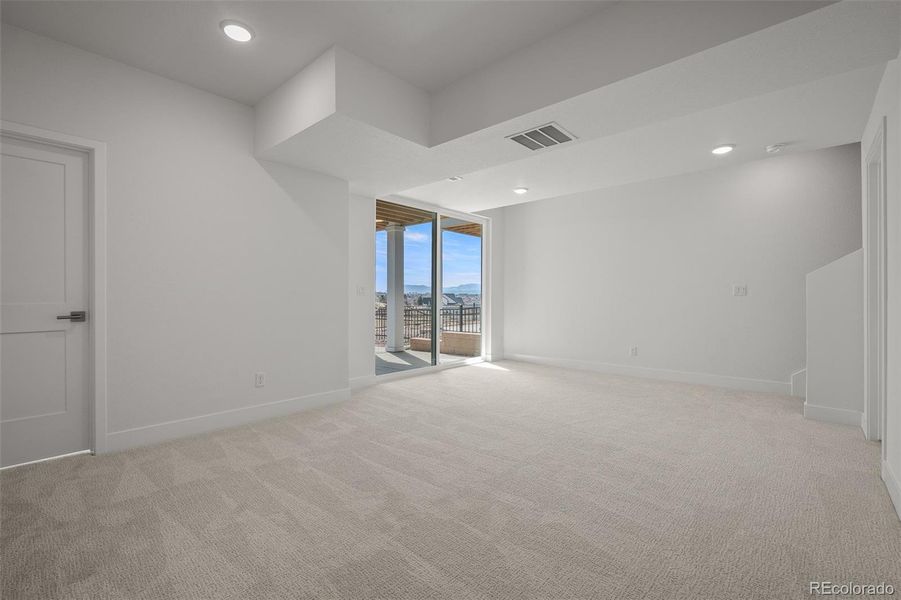 Spacious, unfurnished interior of a new home in Trailside at Cottonwood Creek, Colorado Springs (Image 23).