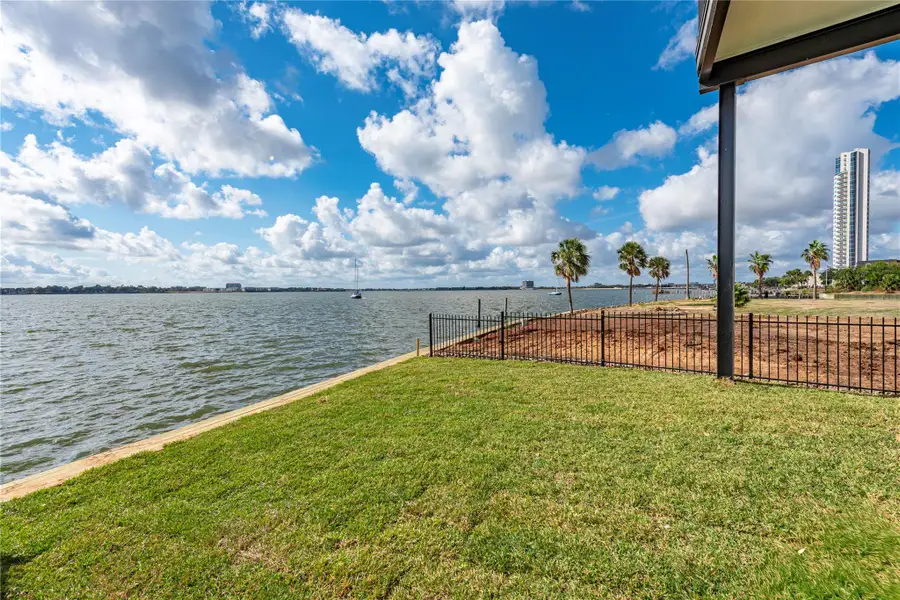 Exterior details and patio area of a home in , Seabrook (Image 4).