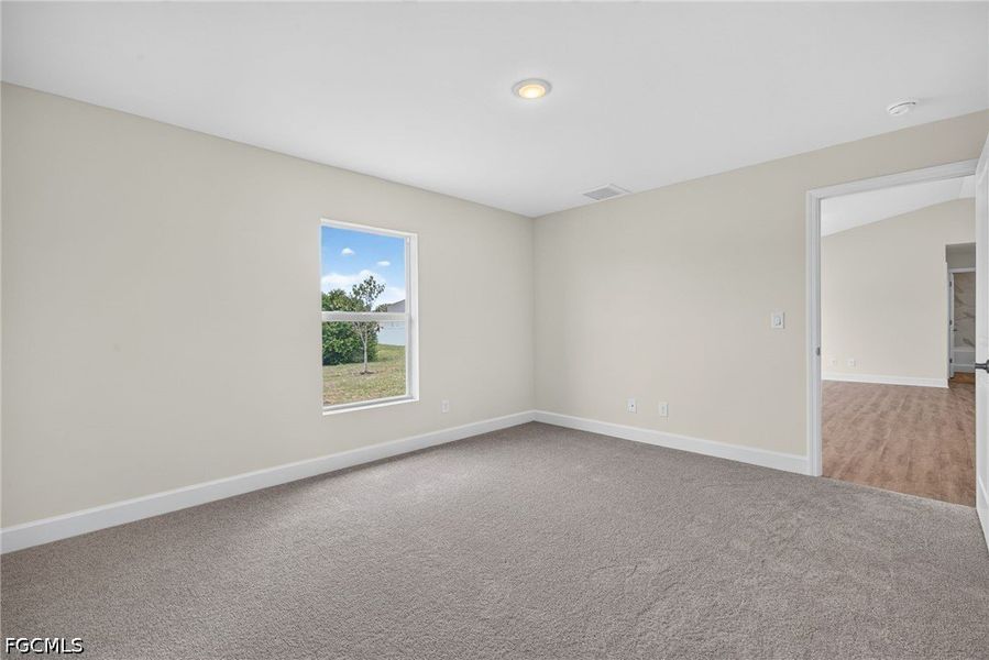 Spacious, unfurnished interior of a new home in Cape Coral, Cape Coral (Image 20).