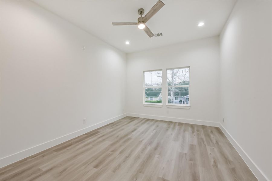 Image 32 of a home in .