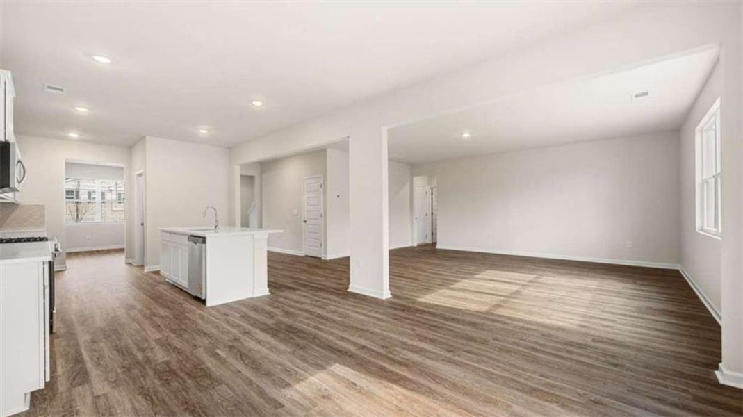 Spacious, unfurnished interior of a new home in Brooks Station, Dacula (Image 20).