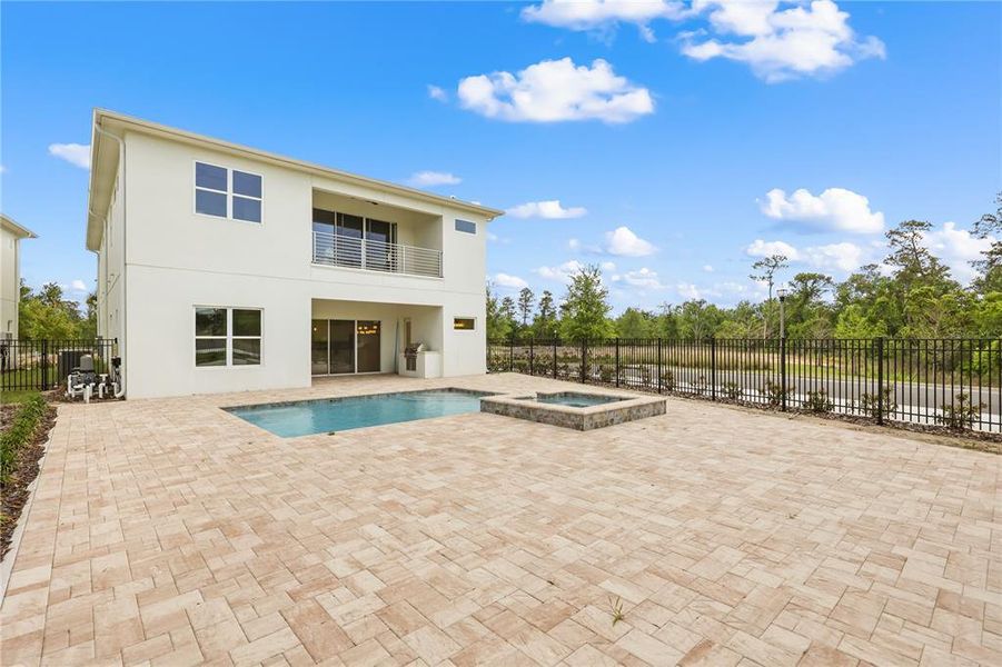 Exterior details and patio area of a home in , Kissimmee (Image 27).