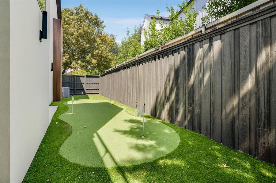 Putting green off of primary suite