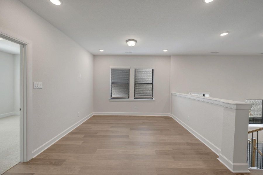 Spacious, unfurnished interior of a new home in Riceland - Summit Collection, Mont Belvieu (Image 25).