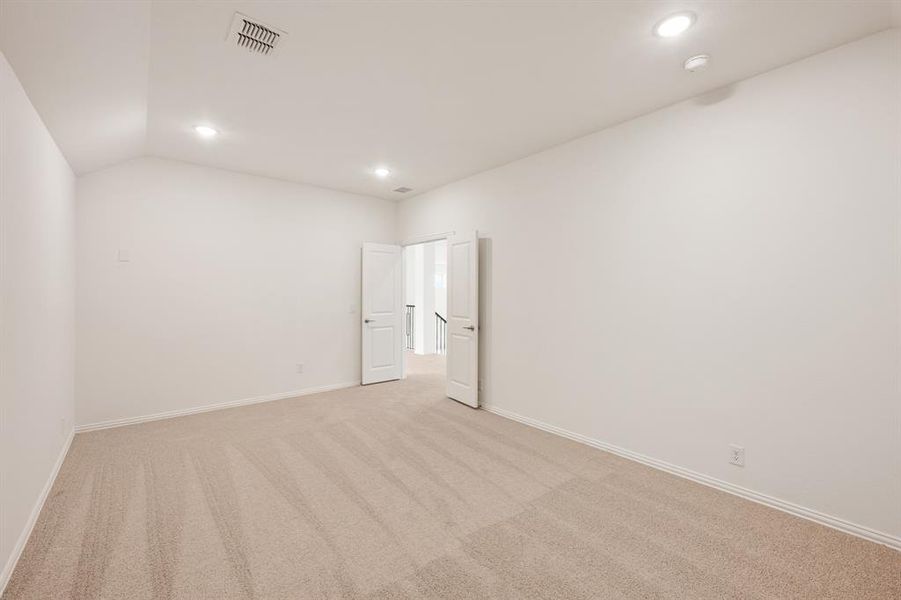 Spacious, unfurnished interior of a new home in Union Park Classic 60, Little Elm (Image 32). Spacious, unfurnished interior of a new home in Union Park Classic 60, Little Elm (Image 32).