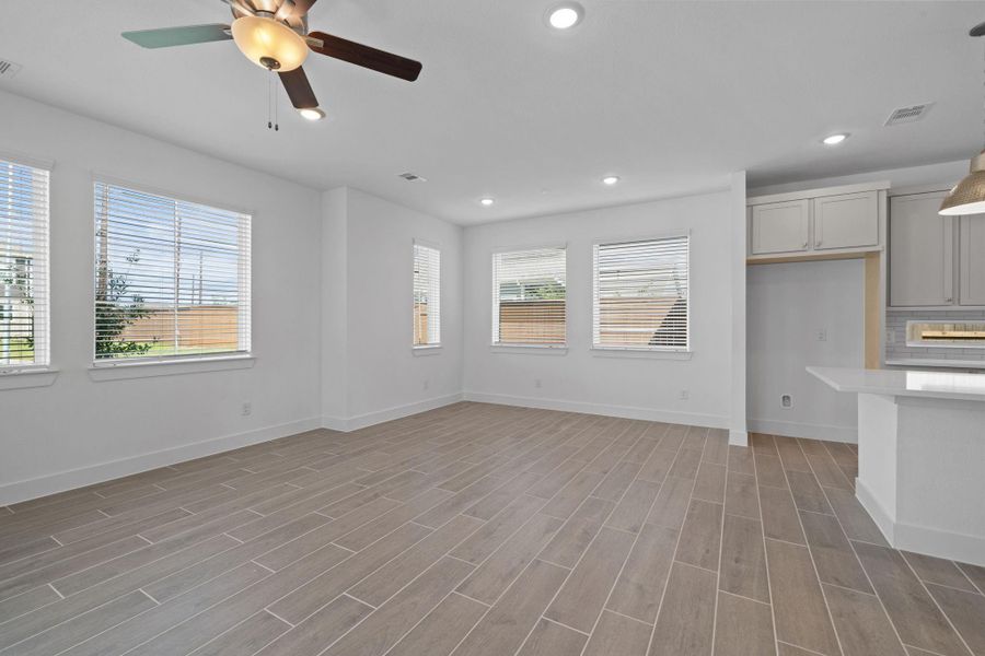 Spacious, unfurnished interior of a new home in Meridiana, Manvel (Image 18). Spacious, unfurnished interior of a new home in Meridiana, Manvel (Image 18).