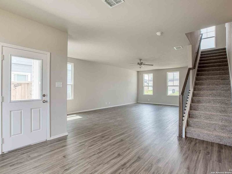 Spacious, unfurnished interior of a new home in Hannah Heights, Seguin (Image 24).