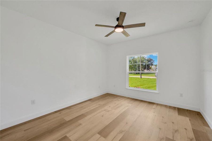 Spacious, unfurnished interior of a new home in , Dade City (Image 37).