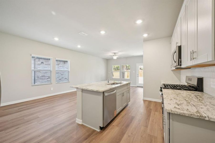 Photo is not of the actual home, but is an inspirational photo of builder’s model home and may depict options, furnishings, and/or decorator features that are not included. Photo is not of the actual home, but is an inspirational photo of builder’s model home and may depict options, furnishings, and/or decorator features that are not included.