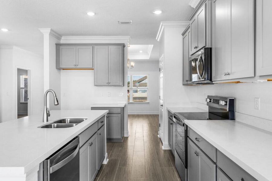 Furnished interior view inside a new home in Lake Merial, Panama City (Image 7).