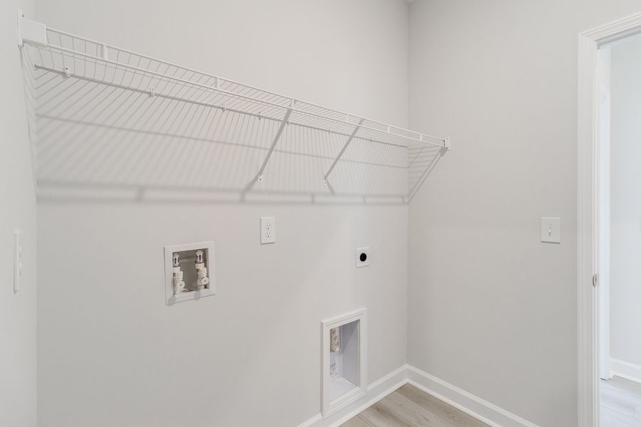 Spacious, unfurnished interior of a new home in Hendrix Farms, Lexington (Image 31).