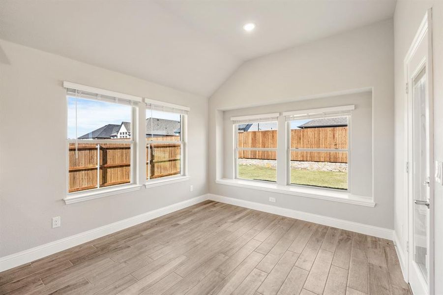 Spacious, unfurnished interior of a new home in Sonoma Verde, McLendon-Chisholm (Image 26).