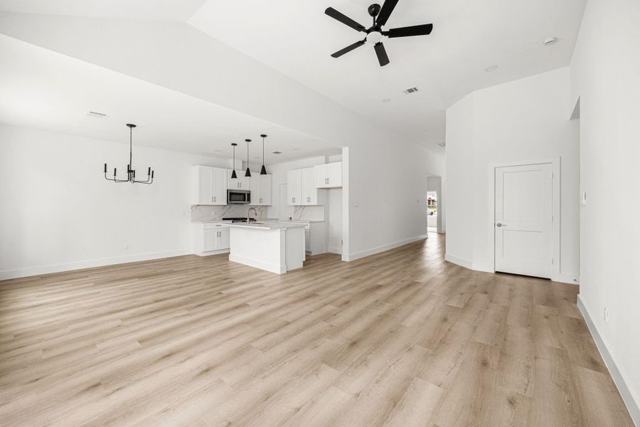 Spacious, unfurnished interior of a new home in , Conroe (Image 34). Spacious, unfurnished interior of a new home in , Conroe (Image 34).