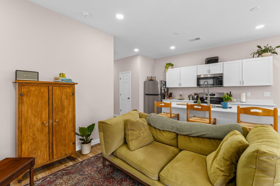 Furnished interior view inside a new home in , Hanahan (Image 29).