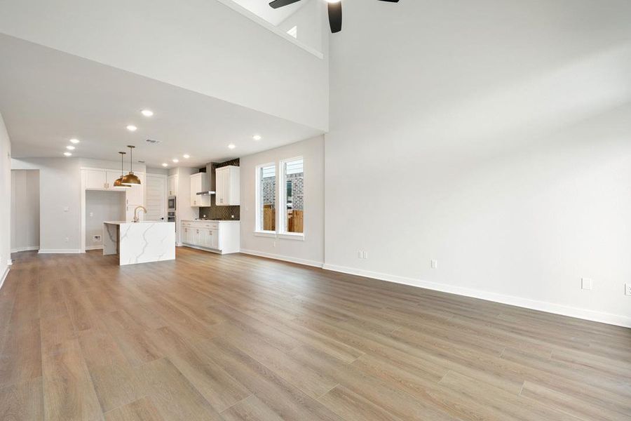 Spacious, unfurnished interior of a new home in Heritage, Dripping Springs (Image 17).