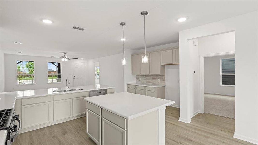 13. 3210 Summerland - Kitchen (4) 13. 3210 Summerland - Kitchen (4)