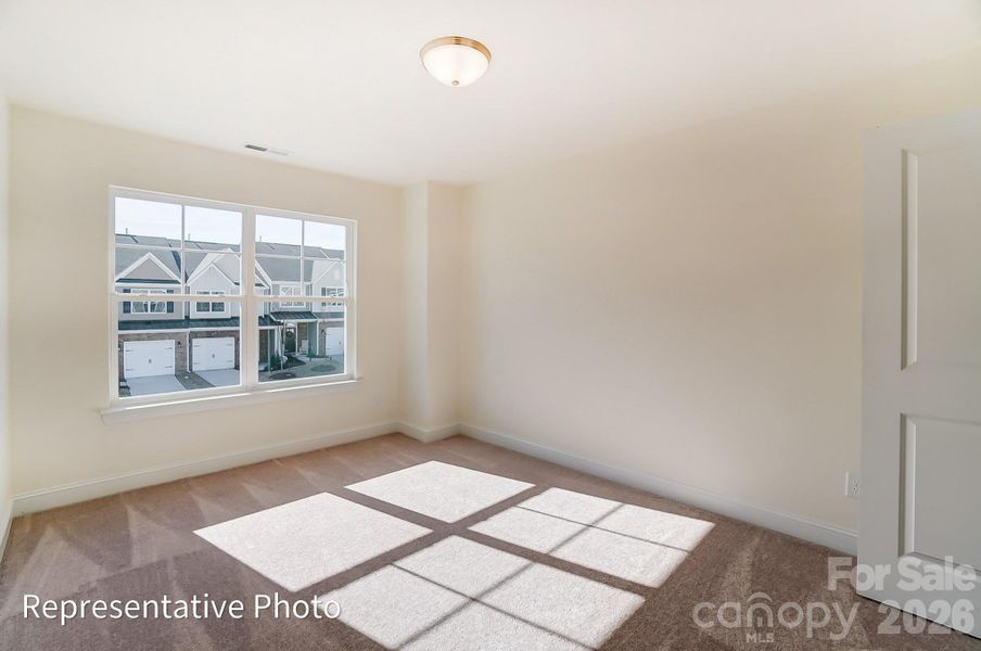 Spacious, unfurnished interior of a new home in Harrisburg Village, Harrisburg (Image 22).
