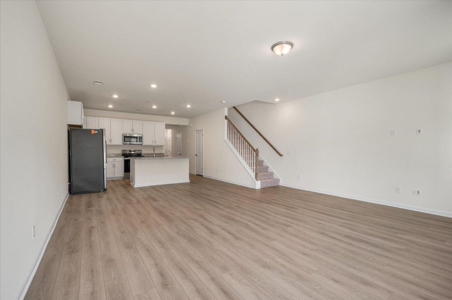 Spacious, unfurnished interior of a new home in The Landings at Montague, Goose Creek (Image 25).