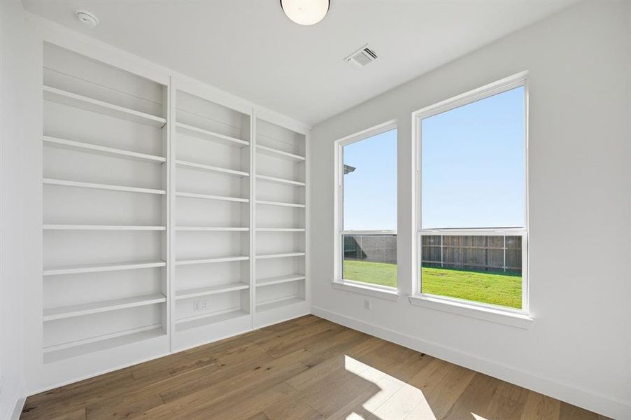 Spacious, unfurnished interior of a new home in Quail Hollow: 72ft. lots, Rockwall (Image 20).