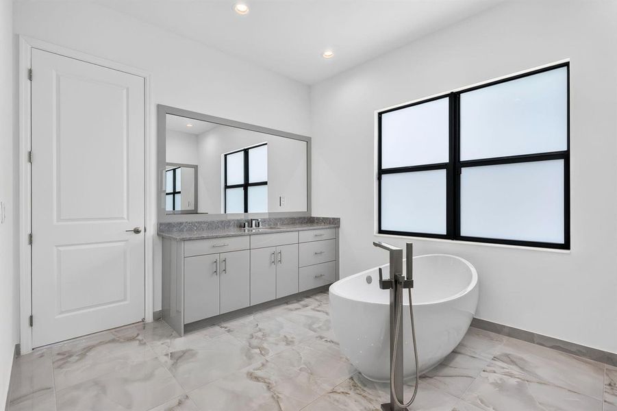 33-web-or-mls-7R7A8985 33-web-or-mls-7R7A8985