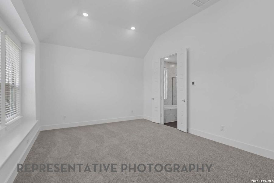 Spacious, unfurnished interior of a new home in Prominence, San Antonio (Image 20).