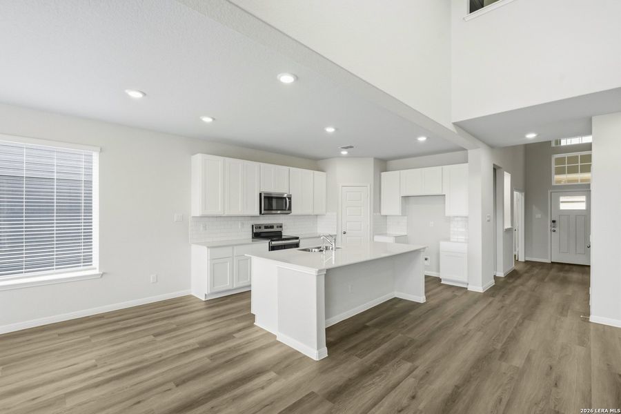 Furnished interior view inside a new home in Cinco Lakes, San Antonio (Image 8).