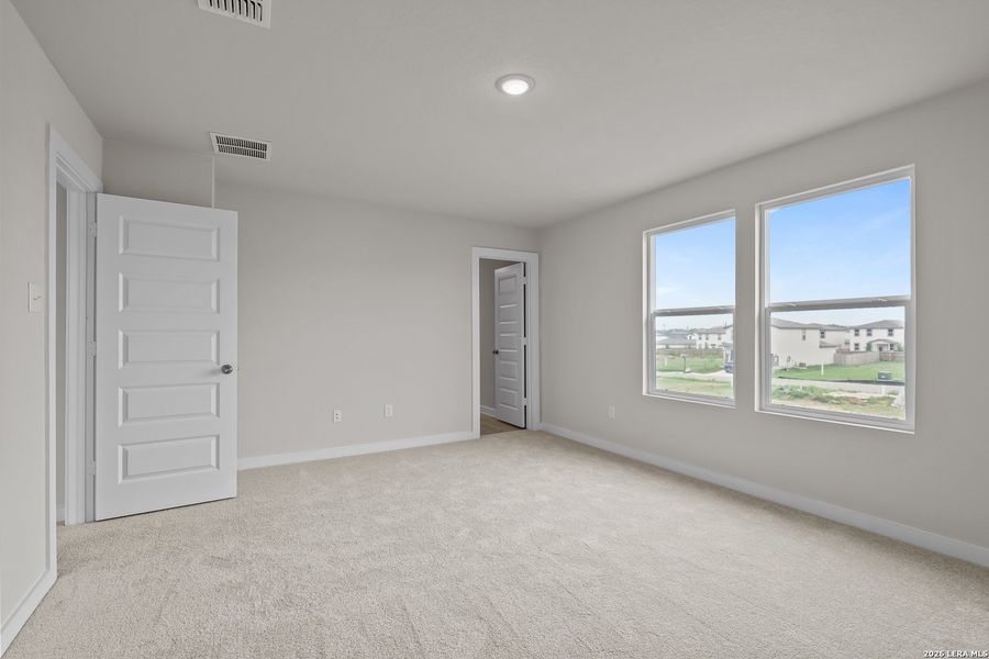 Spacious, unfurnished interior of a new home in Applewhite Meadows, San Antonio (Image 17).