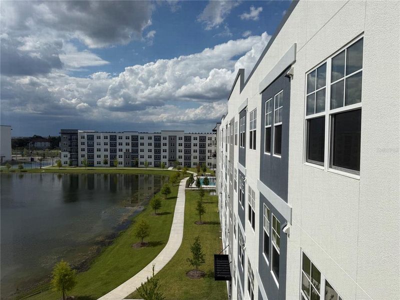 Condo located in Orlando, FL showcasing its design and architecture (Image 4). Condo located in Orlando, FL showcasing its design and architecture (Image 4).