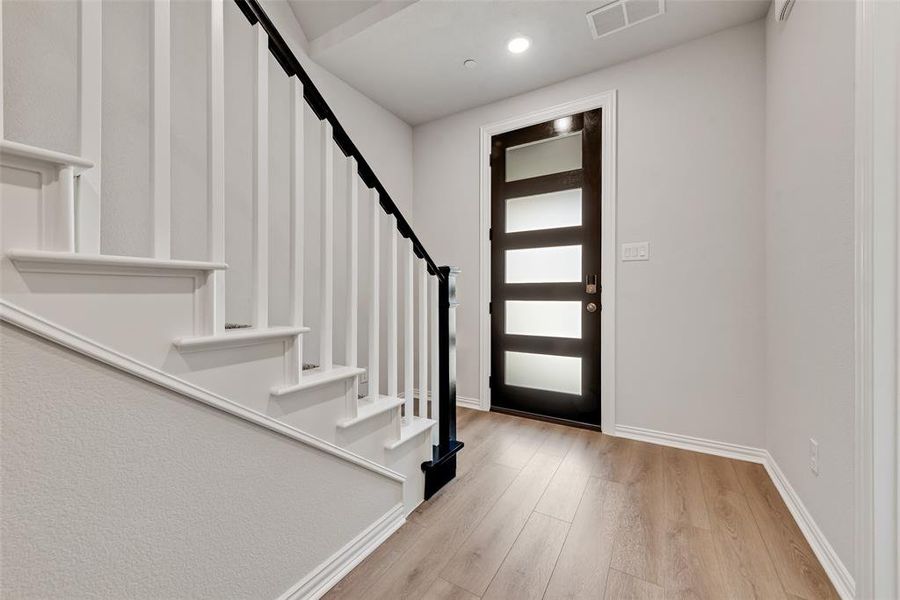 Spacious, unfurnished interior of a new home in Wade Settlement Townhomes, Frisco (Image 27).