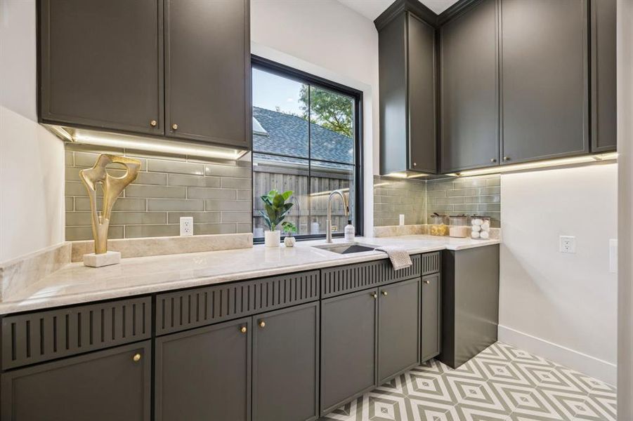 Furnished interior view inside a new home in , Dallas (Image 32).