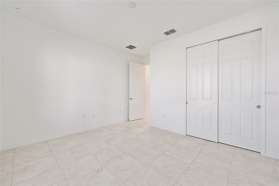 Spacious, unfurnished interior of a new home in Calesa Township, Ocala (Image 31).