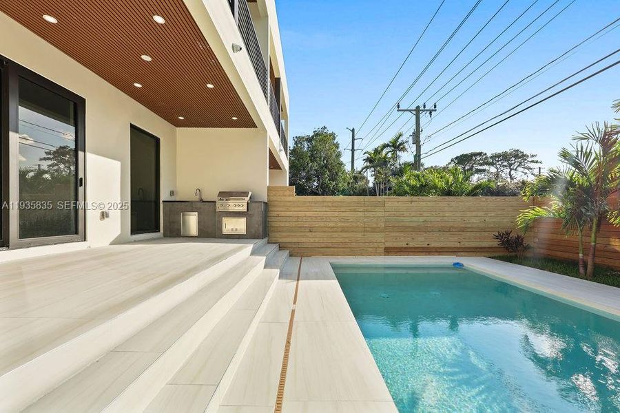 Exterior details and patio area of a home in , Fort Lauderdale (Image 16).