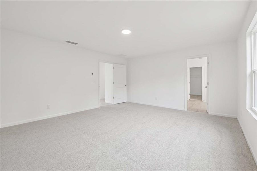 Spacious, unfurnished interior of a new home in The Pointe at Heron Bay, Locust Grove (Image 17).