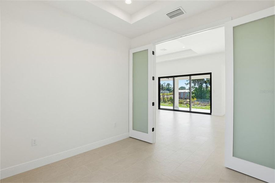 Spacious, unfurnished interior of a new home in , North Port (Image 20).