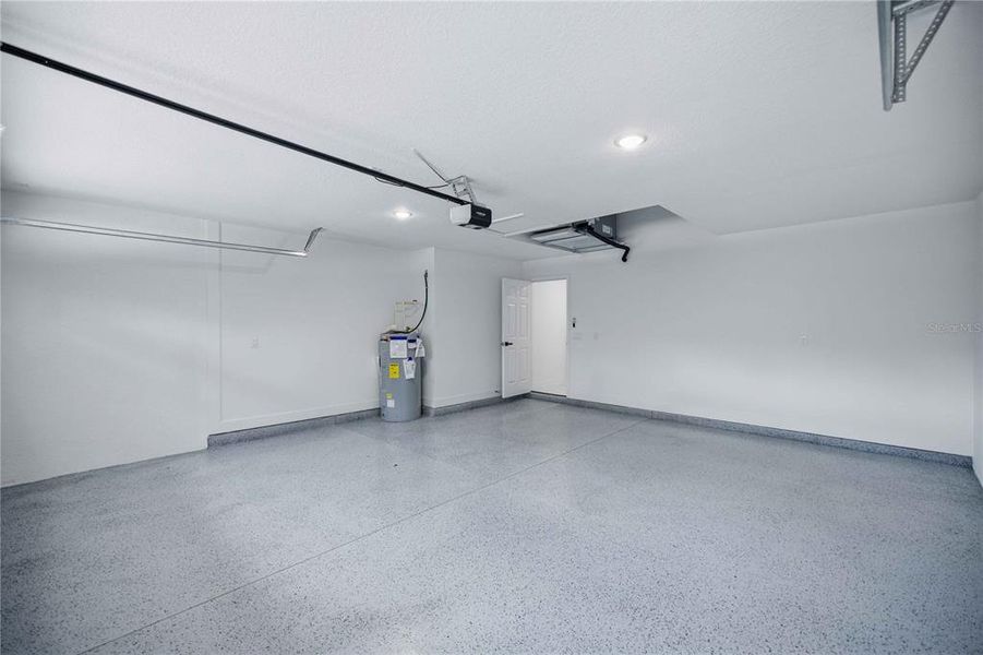 Spacious, unfurnished interior of a new home in , Dunnellon (Image 24). Spacious, unfurnished interior of a new home in , Dunnellon (Image 24).