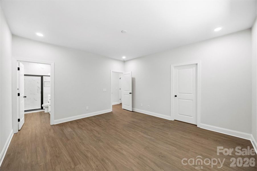 Spacious, unfurnished interior of a new home in , Salisbury (Image 39).