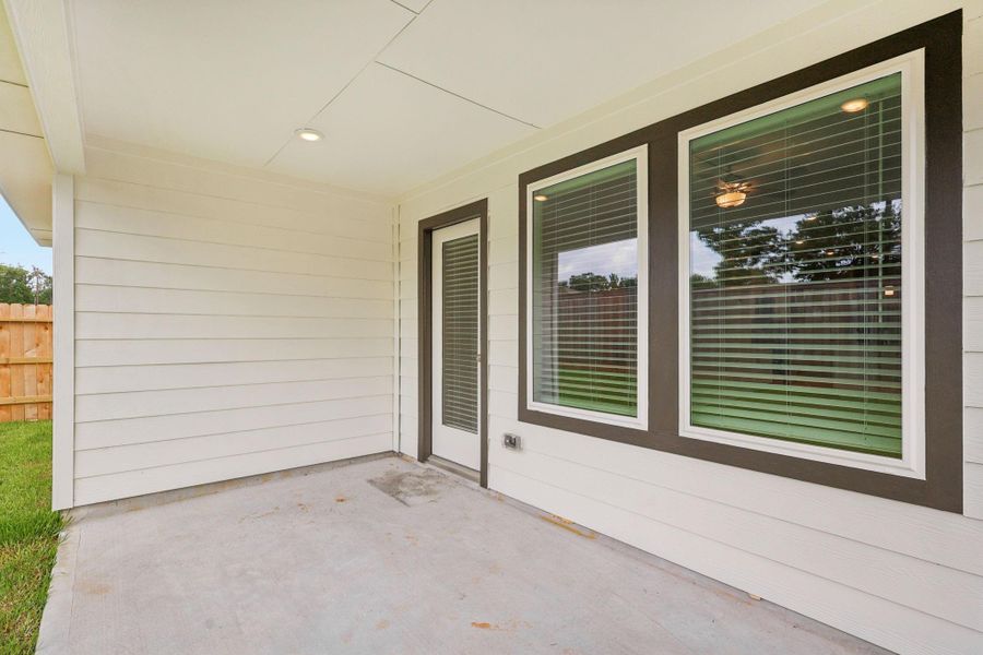 Photo is not of the actual home, but is an inspirational photo of builder’s model home and may depict options, furnishings, and/or decorator features that are not included