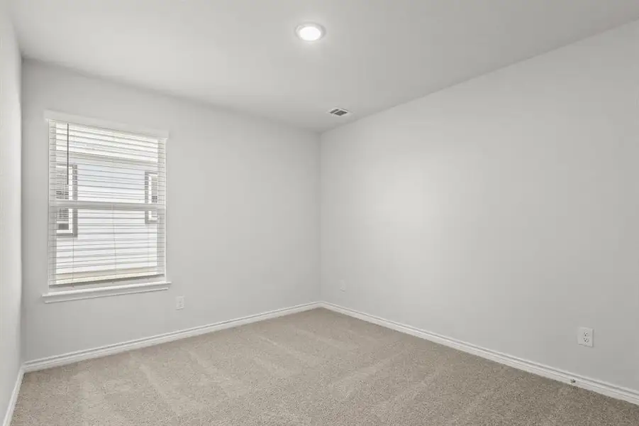 Spacious, unfurnished interior of a new home in Sycamore Landing, Fort Worth (Image 8). Spacious, unfurnished interior of a new home in Sycamore Landing, Fort Worth (Image 8).