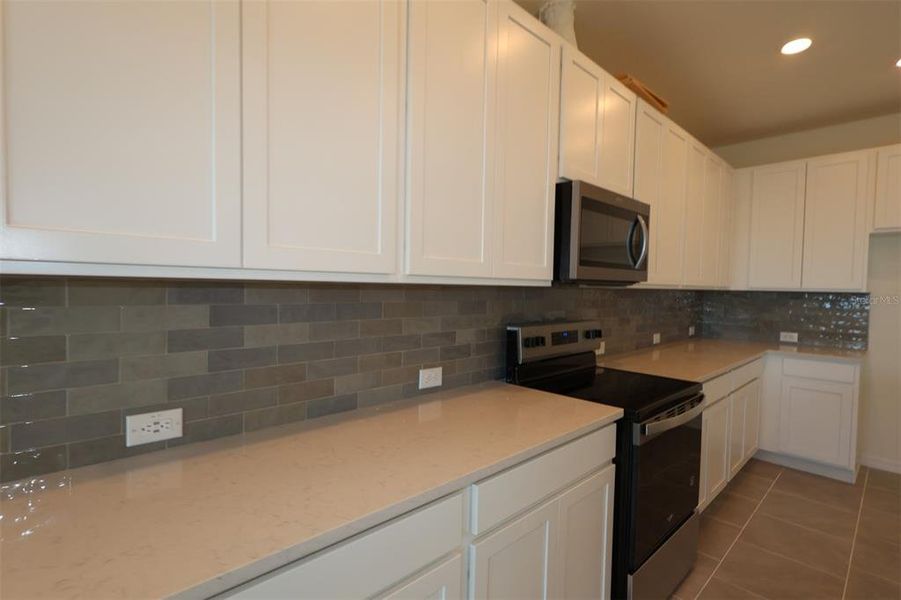 Furnished interior view inside a new home in , Apollo Beach (Image 6).