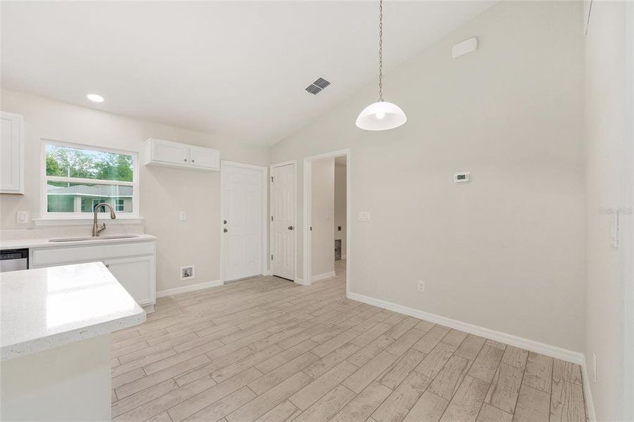Spacious, unfurnished interior of a new home in , Ocala (Image 27).