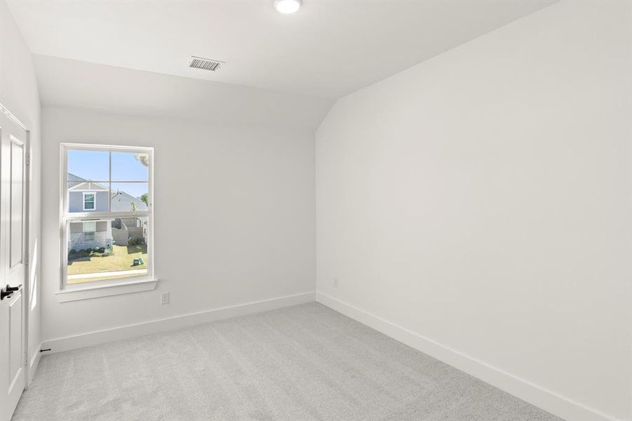 24. 4100 Explorer - Bed 5