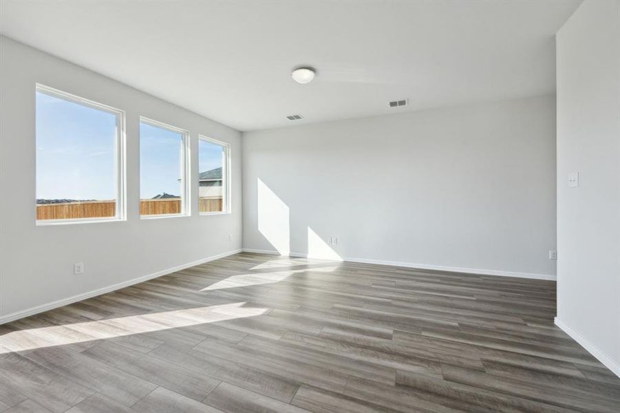 Spacious, unfurnished interior of a new home in Bellagio, Forney (Image 9).