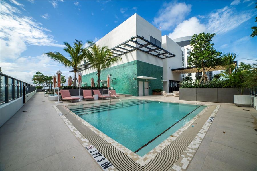 Community amenities in , Miami (Image 18).