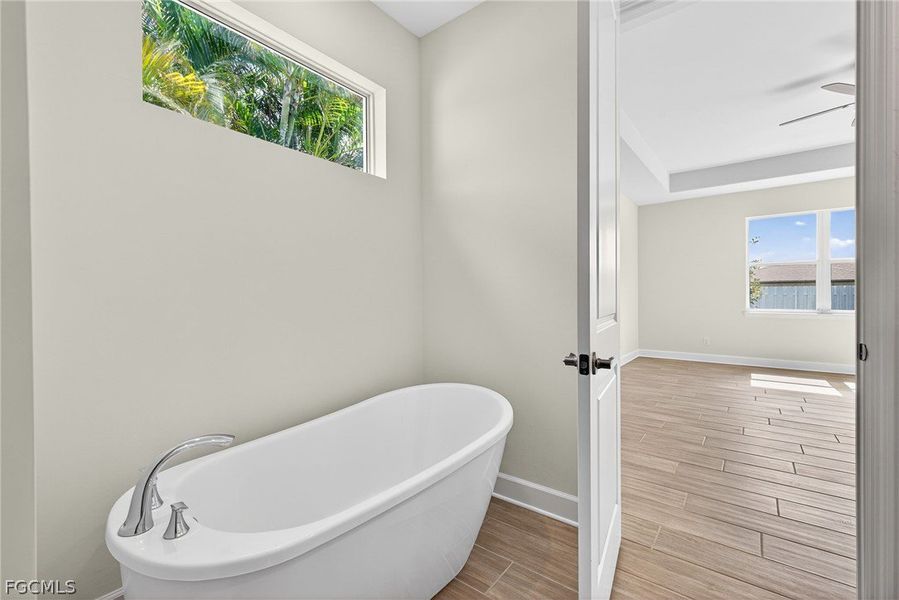 Furnished interior view inside a new home in Cape Coral, Cape Coral (Image 11).