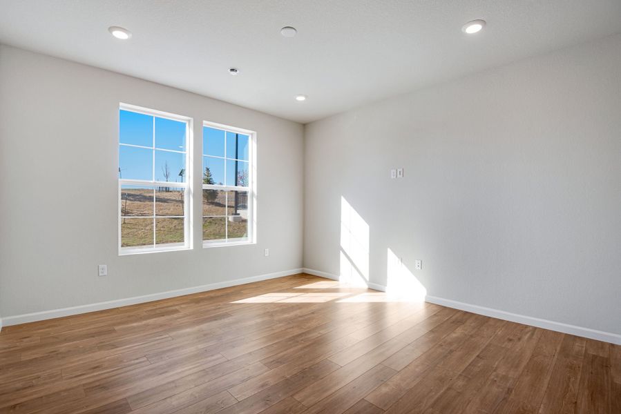 Spacious, unfurnished interior of a new home in Candelas Townhomes, Arvada (Image 33).