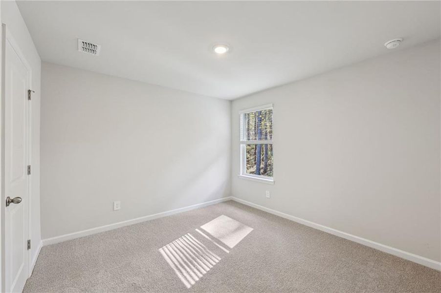 Spacious, unfurnished interior of a new home in The Oaks at Dawson, Dawsonville (Image 27).