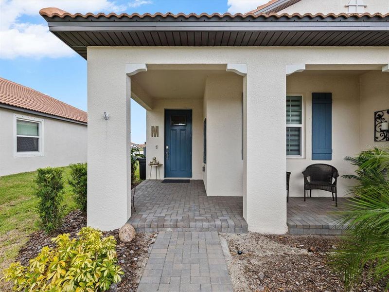 Exterior details and patio area of a home in Southshore Bay Active Adult, Wimauma (Image 29).