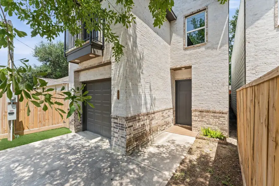 Exterior details and patio area of a home in , Houston (Image 4).